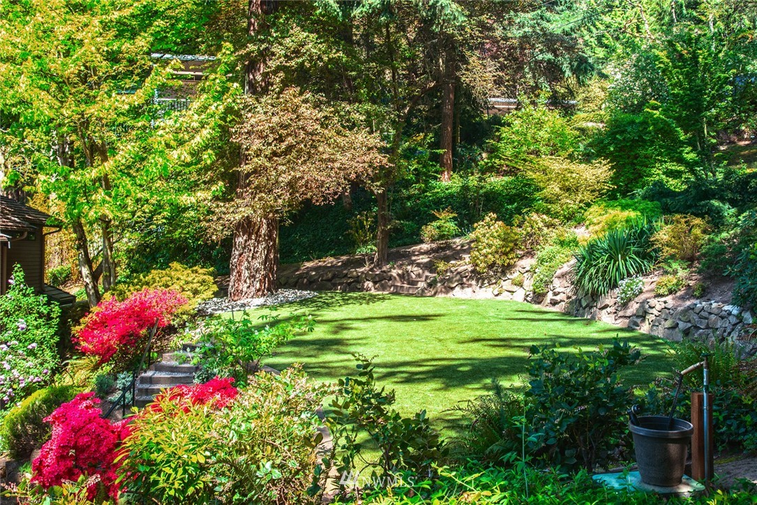 2005 Killarney Way Bellevue, WA 98004 - Photo 23 of 25