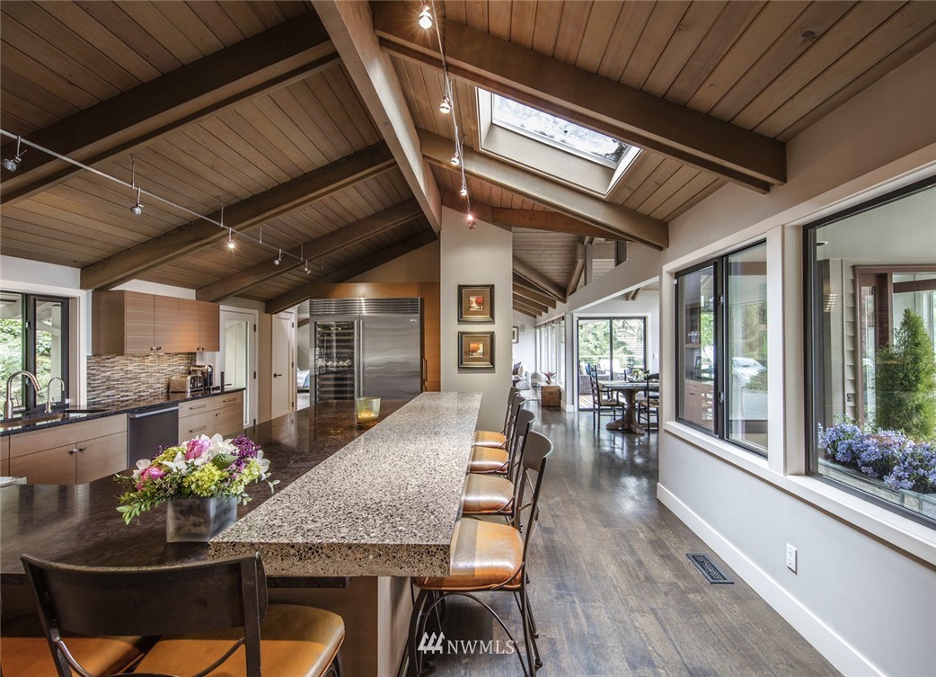 2005 Killarney Way Bellevue, WA 98004 - Photo 6 of 25