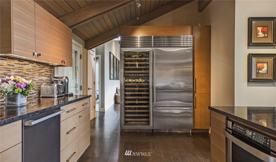 2005 Killarney Way Bellevue, WA 98004 - Photo 8 of 25