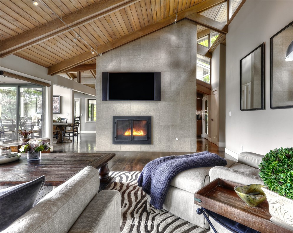 2005 Killarney Way Bellevue, WA 98004 - Photo 10 of 25