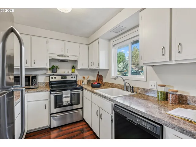 $475,000 | 4526 Southeast Rhodesa Street, Milwaukie, OR 97222