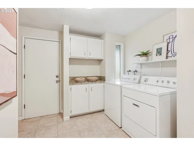 $475,000 | 4526 Southeast Rhodesa Street, Milwaukie, OR 97222