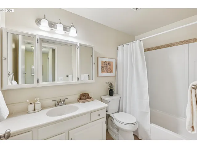 $475,000 | 4526 Southeast Rhodesa Street, Milwaukie, OR 97222