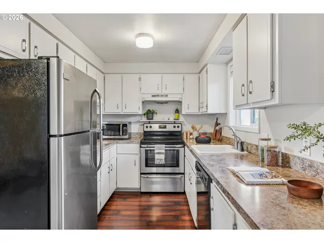 $475,000 | 4526 Southeast Rhodesa Street, Milwaukie, OR 97222