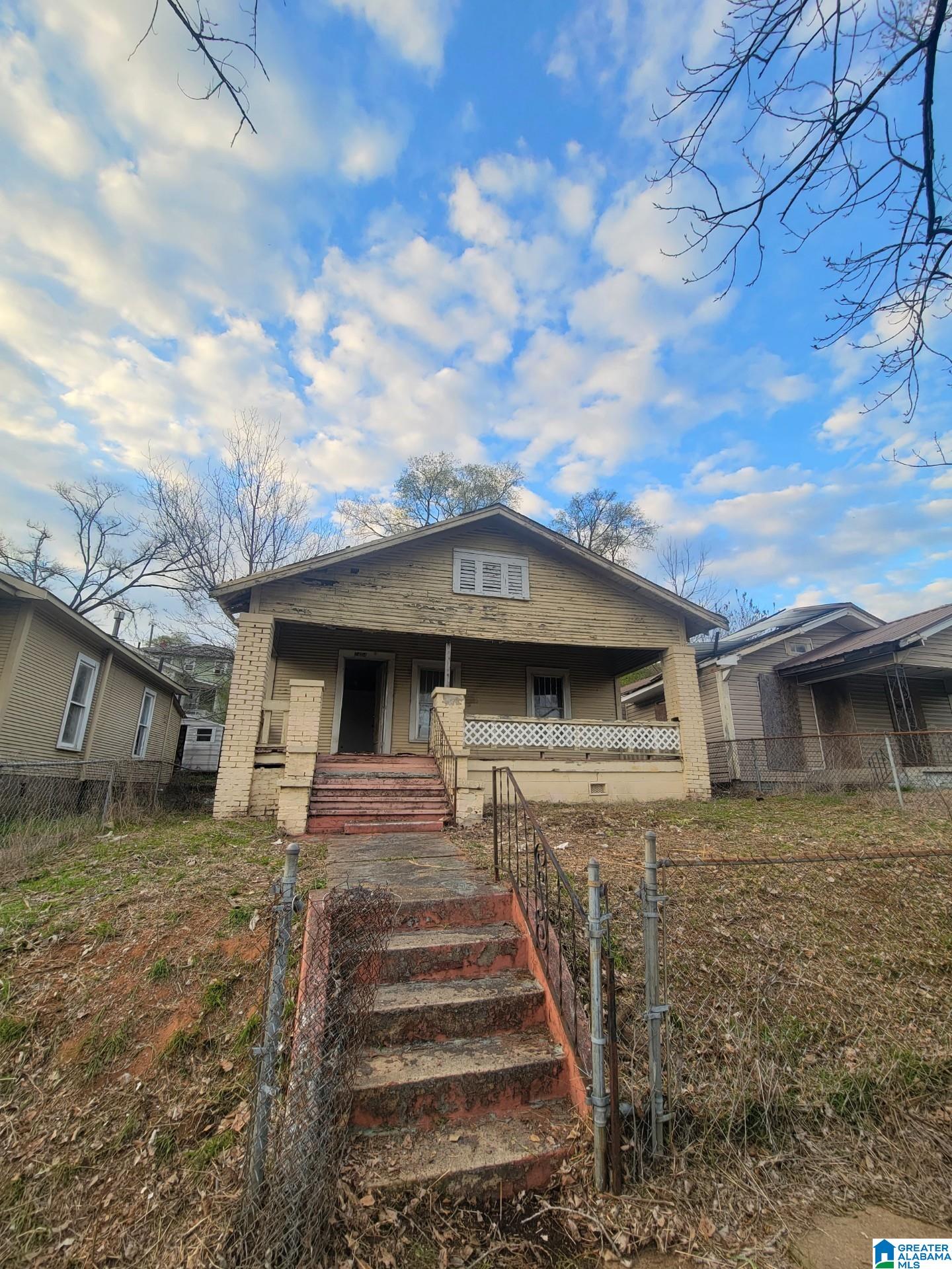 2404 30th Street Southwest Birmingham, AL 35208 - Photo 2 of 13