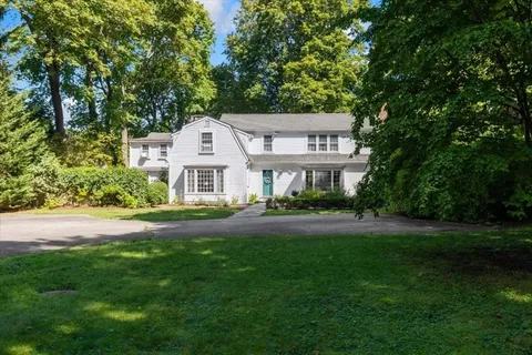 $1,690,000 | 102 Central Street, Hingham, MA 02043