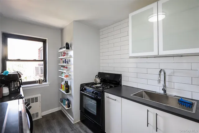 $249,999 | 147-10 84th Road, Unit 6K | Briarwood