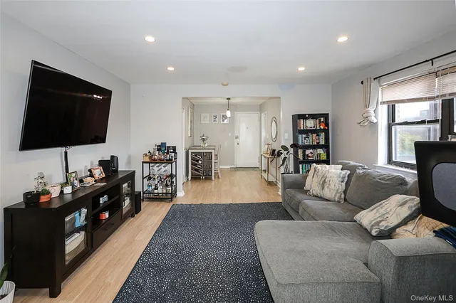 $249,999 | 147-10 84th Road, Unit 6K | Briarwood