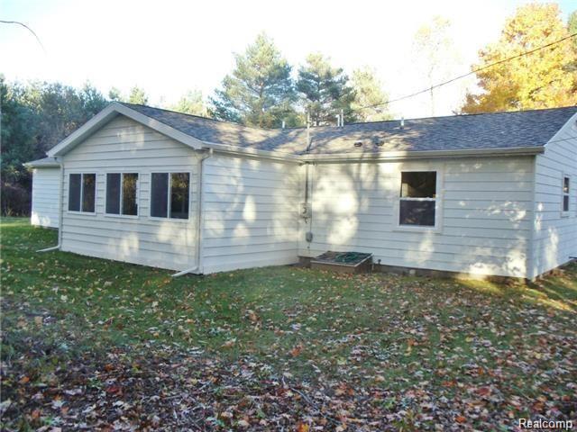 868 Milford Road Holly, MI 48442 - Photo 3 of 26 Back.jpg