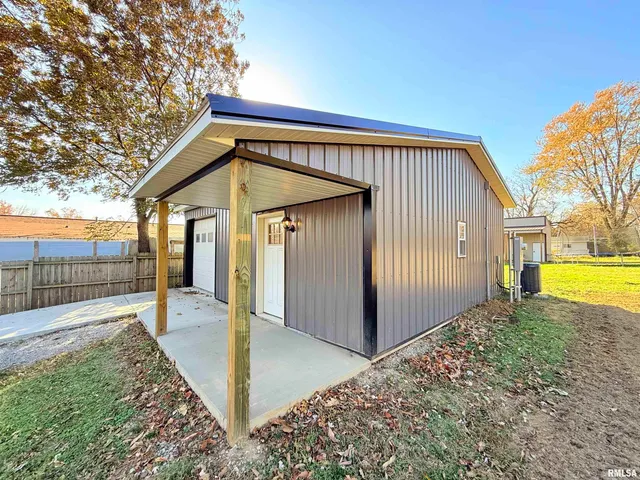 $74,900 | 1523 South McKinley Street, Harrisburg, IL 62946