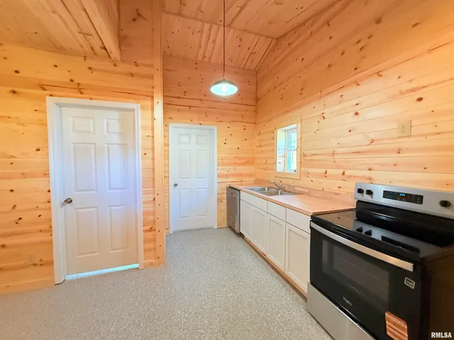 $74,900 | 1523 South McKinley Street, Harrisburg, IL 62946