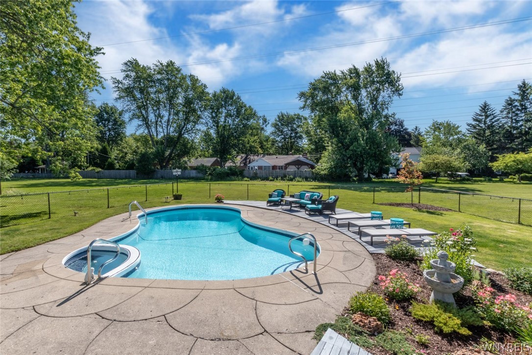 325 North Forest Road Amherst, NY 14221 - Photo 27 of 32