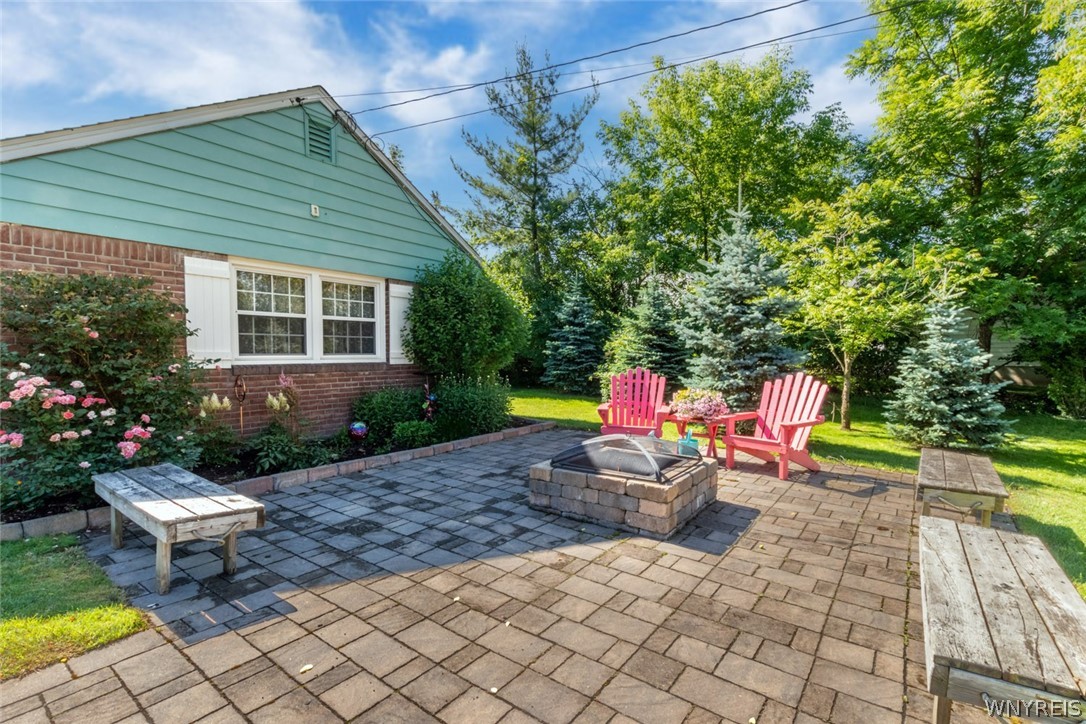 325 North Forest Road Amherst, NY 14221 - Photo 3 of 32