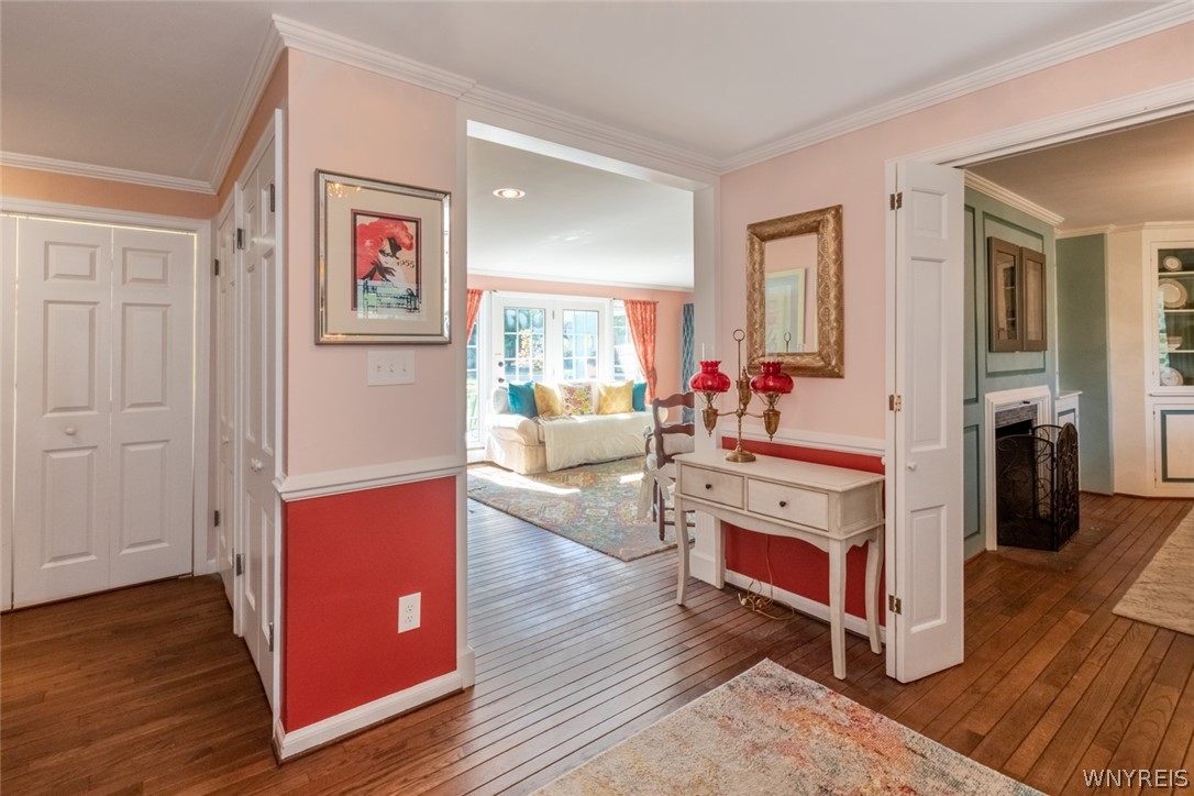 325 North Forest Road Amherst, NY 14221 - Photo 5 of 32