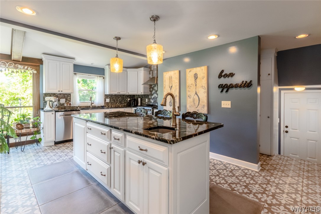 325 North Forest Road Amherst, NY 14221 - Photo 9 of 32