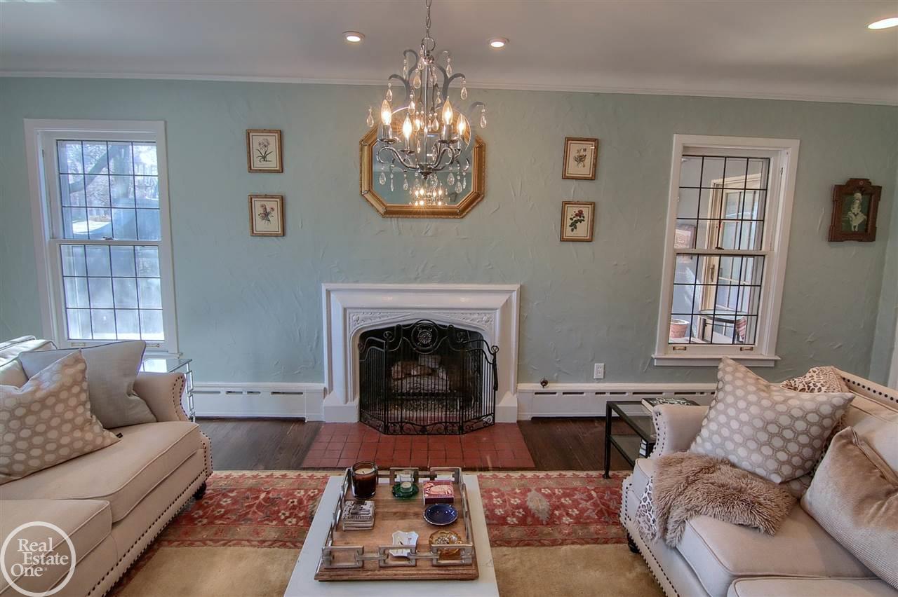 1033 Bishop Road Grosse Pointe Park, MI 48230 - Photo 10 of 37