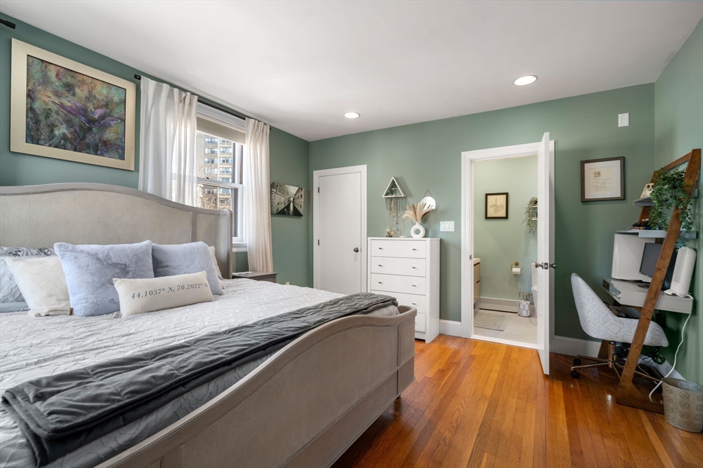 1 Regent Circle, Unit 2 Brookline, MA 02445 - Photo 14 of 21