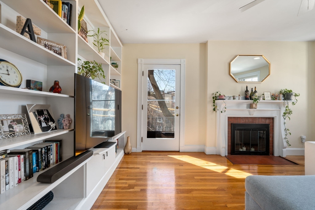 1 Regent Circle, Unit 2 Brookline, MA 02445 - Photo 3 of 21