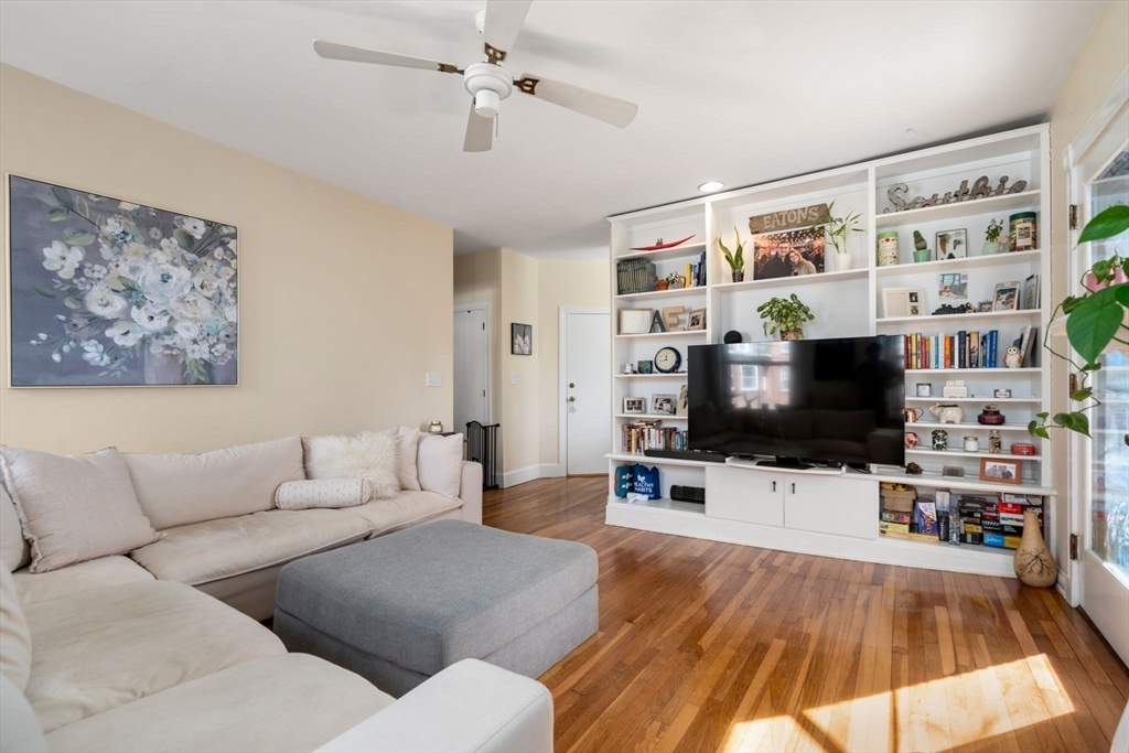 1 Regent Circle, Unit 2 Brookline, MA 02445 - Photo 4 of 21