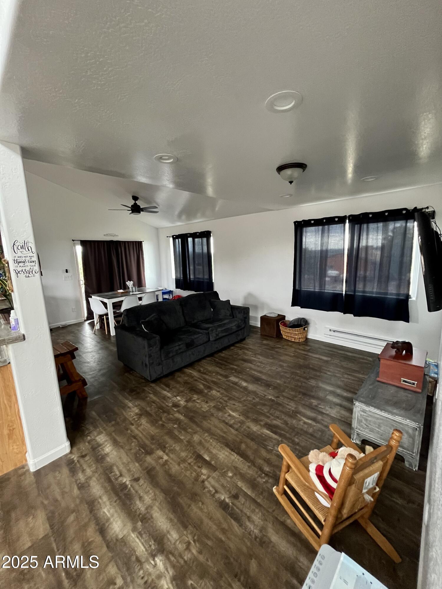 2026 Herman Road Ash Fork, AZ 86320 - Photo 6 of 11 LIVING ROOM