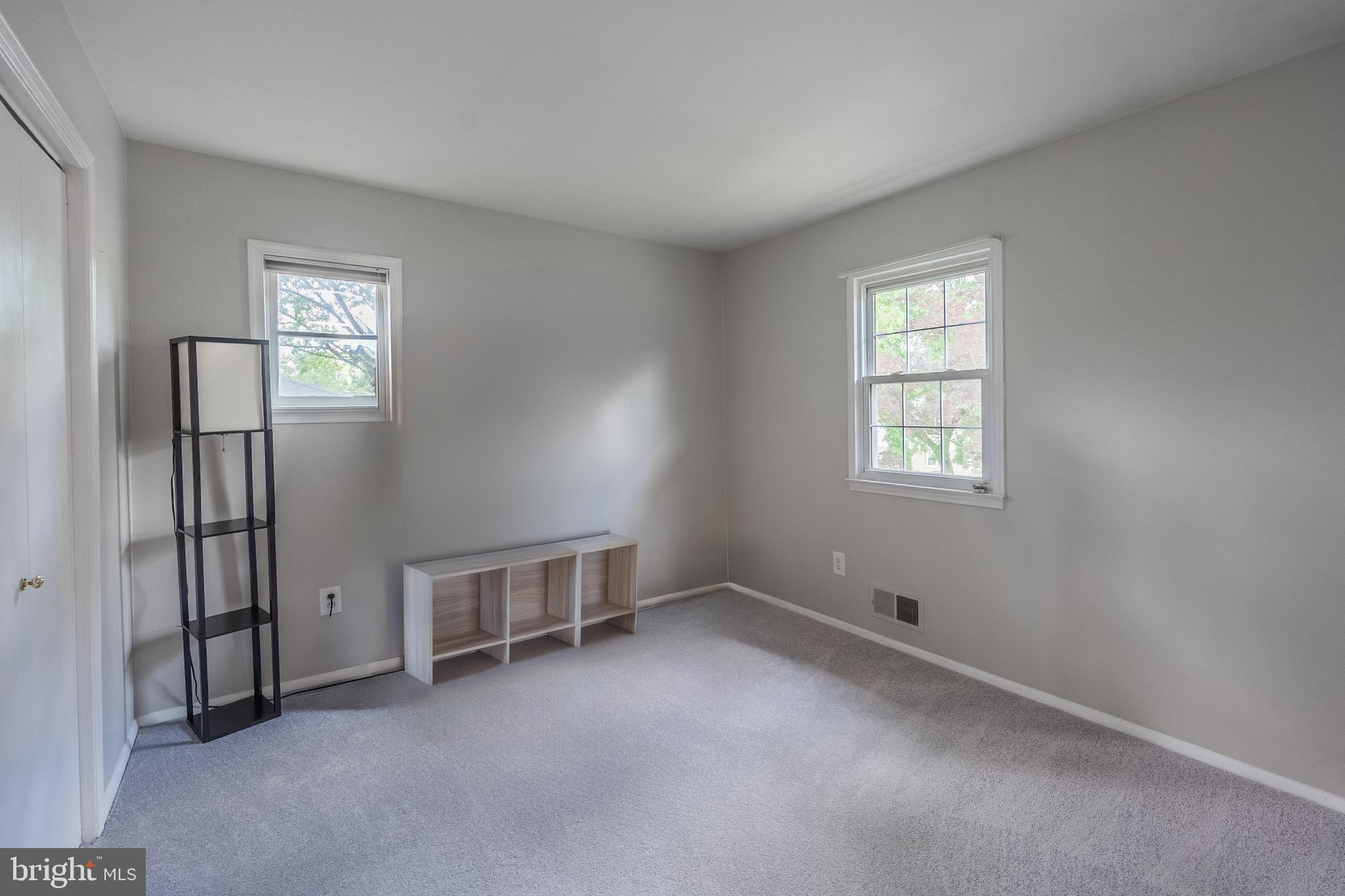 9722 Copeland Drive Manassas, VA 20109 - Photo 36 of 46 an empty room with windows and closet