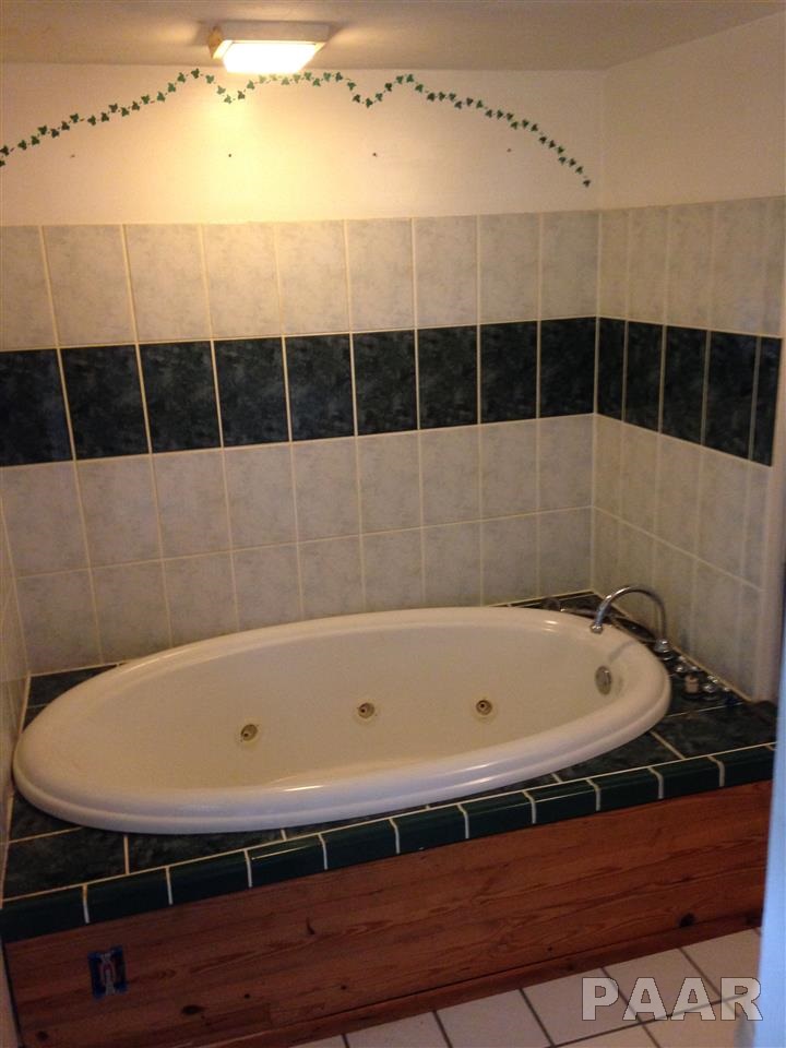 1216 Springfield Road East Peoria, IL 61611 - Photo 13 of 36 Gallery Image 13