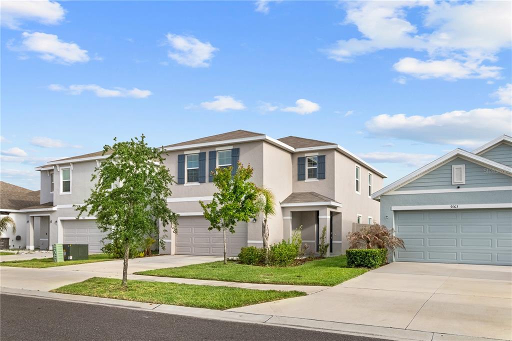 9151 Forge Breeze Loop Wesley Chapel, FL 33545 - Photo 2 of 40