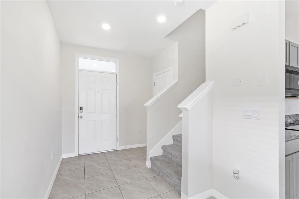 9151 Forge Breeze Loop Wesley Chapel, FL 33545 - Photo 5 of 40