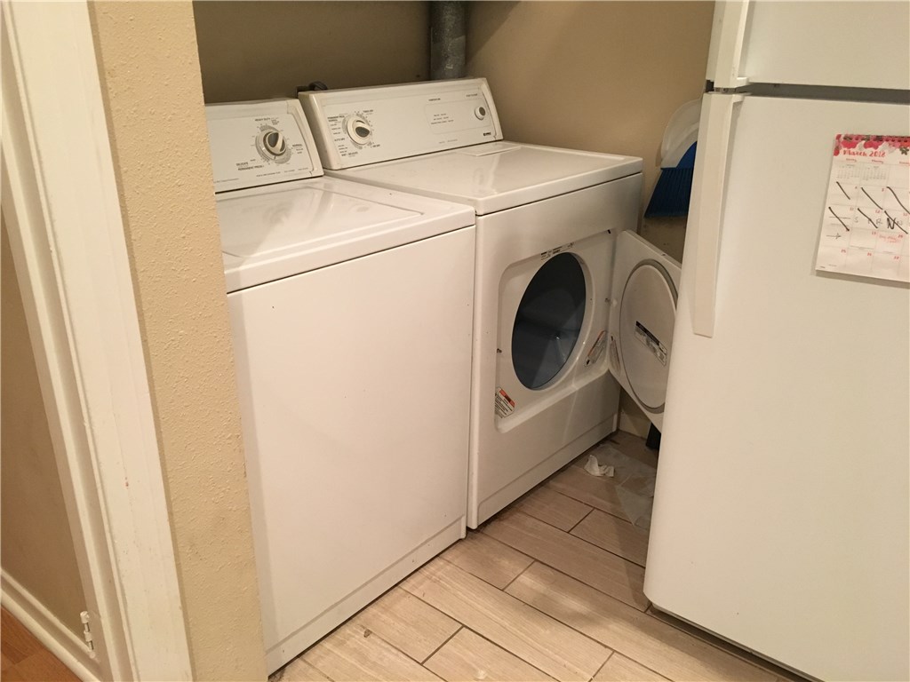 803 East 32nd Street, Unit B Austin, TX 78705 - Photo 7 of 10