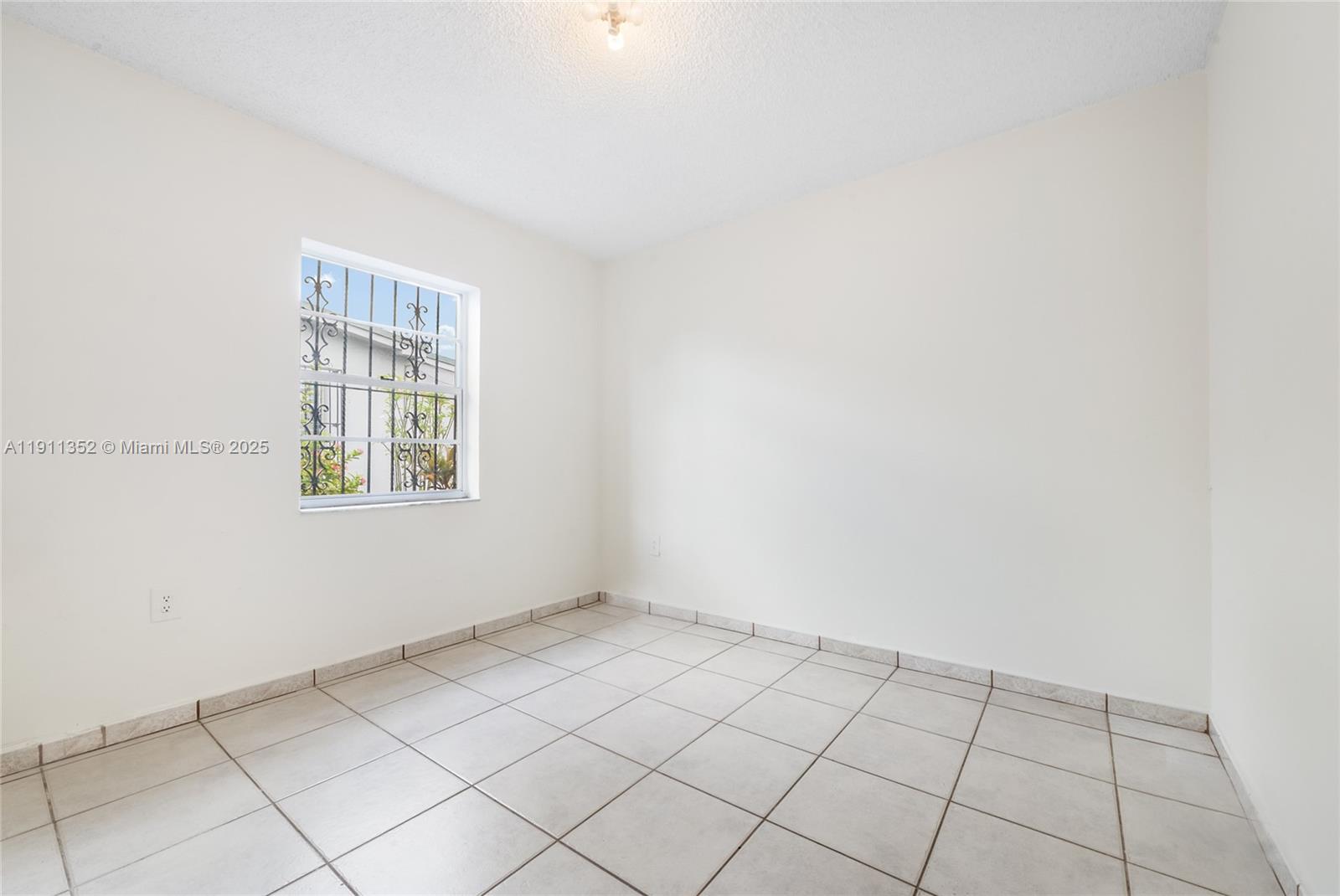 682 West 37th Street Hialeah, FL 33012 - Photo 12 of 23