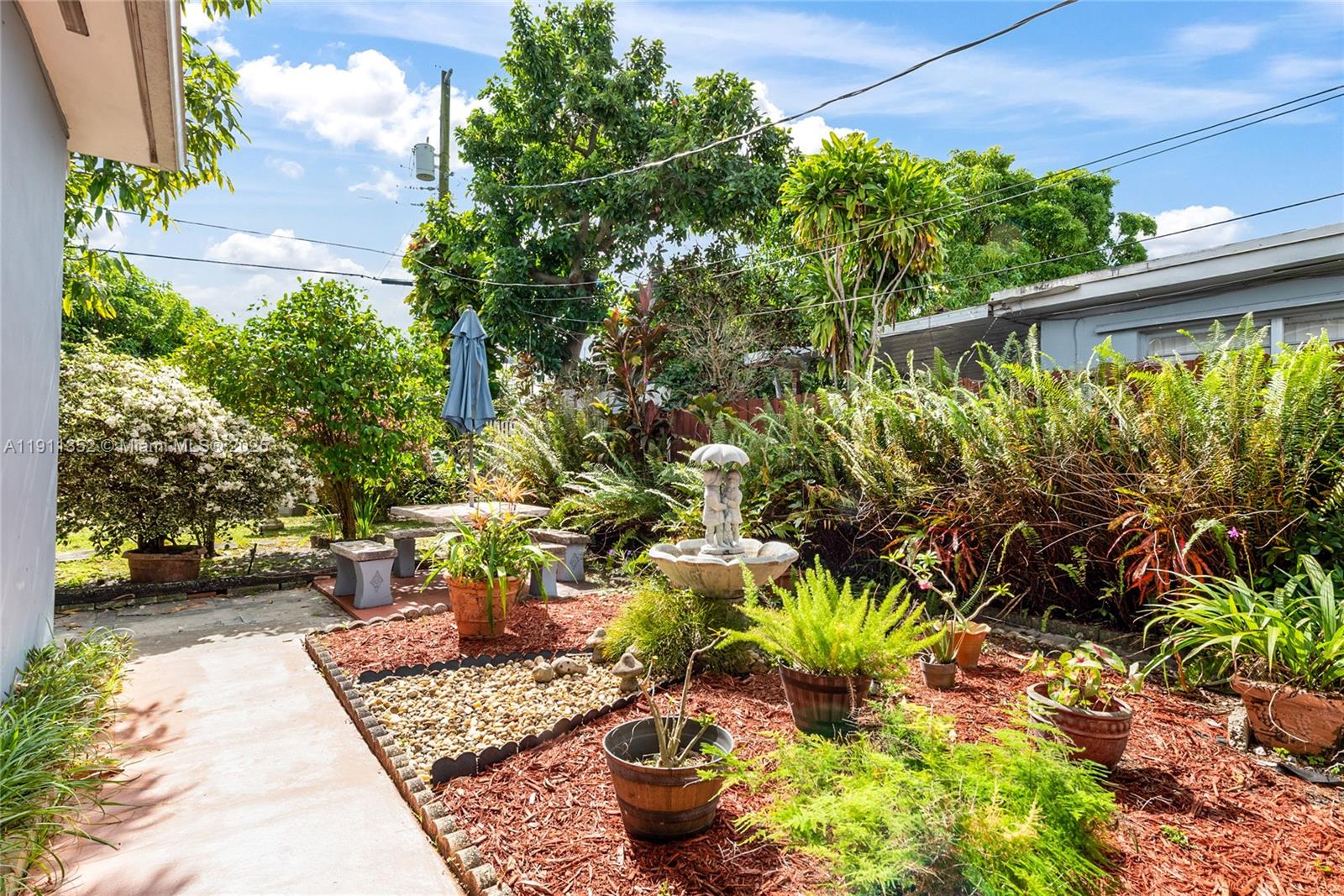 682 West 37th Street Hialeah, FL 33012 - Photo 16 of 23