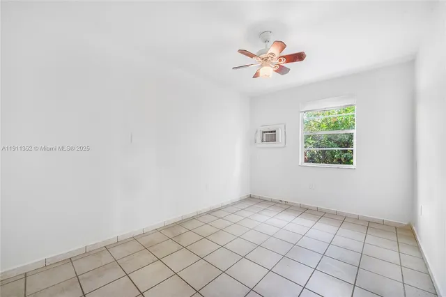 $700,000 | 682 West 37th Street, Hialeah, FL 33012