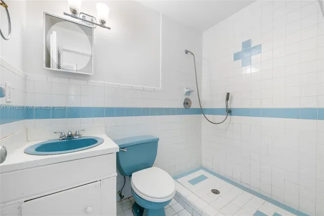 $700,000 | 682 West 37th Street, Hialeah, FL 33012