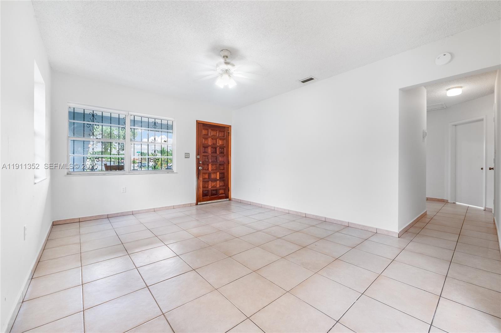 682 West 37th Street Hialeah, FL 33012 - Photo 5 of 23
