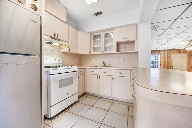 $700,000 | 682 West 37th Street, Hialeah, FL 33012