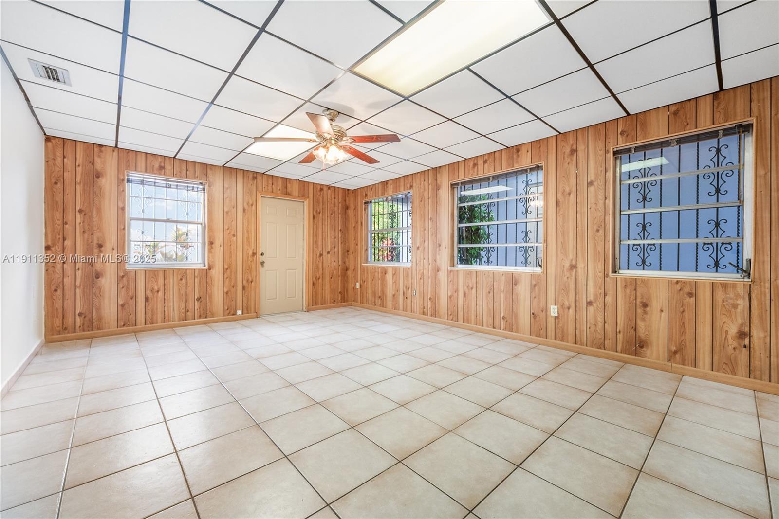 682 West 37th Street Hialeah, FL 33012 - Photo 8 of 23