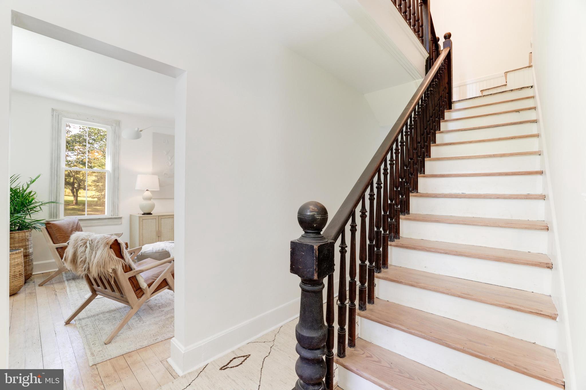 13049 Loyalty Road Leesburg, VA 20176 - Photo 36 of 79 Original Newell Post and Banister