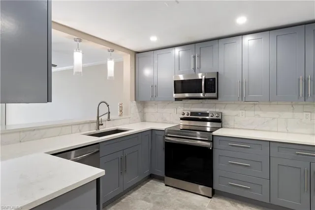 $325,000 | 776 Landover Circle, Unit 101, Naples, FL 34104