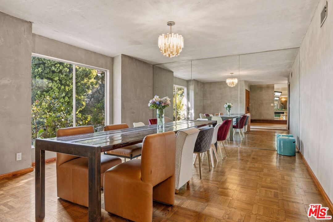 1133 Somera Road Los Angeles, CA 90077 - Photo 10 of 44
