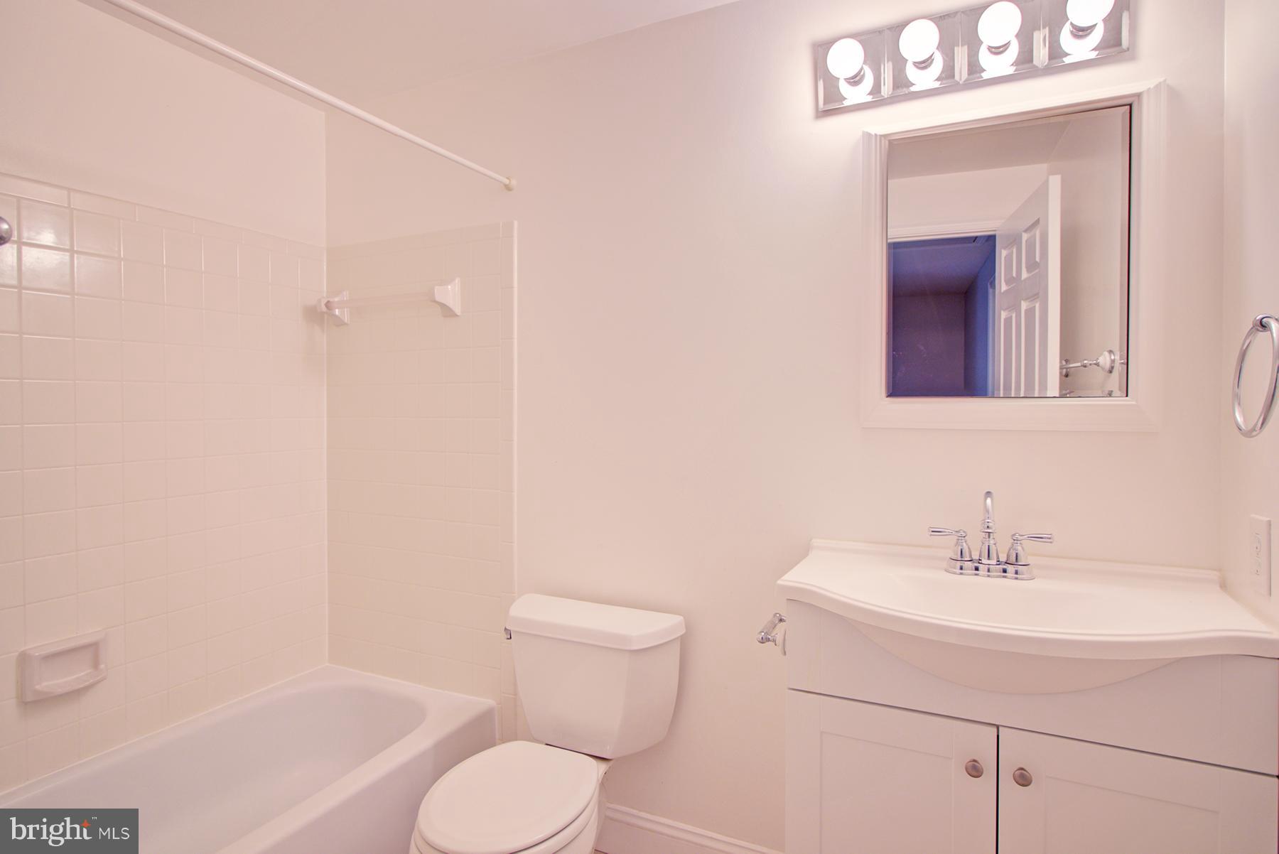 331 Crescendo Way Silver Spring, MD 20901 - Photo 17 of 22 Bath