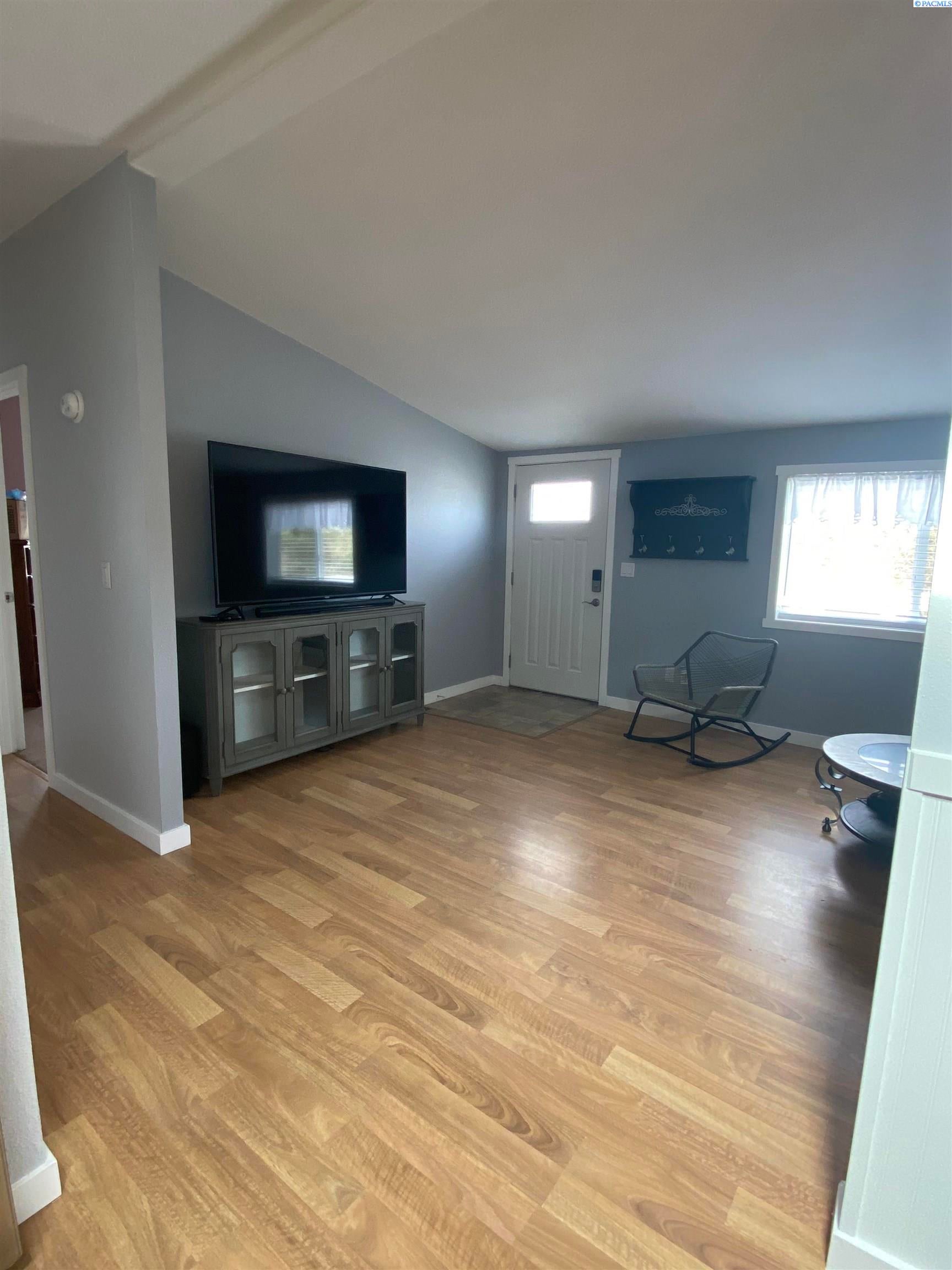 6501 East Jacobs Road Northeast Benton City, WA 99320 - Photo 14 of 23 Gallery Image 14