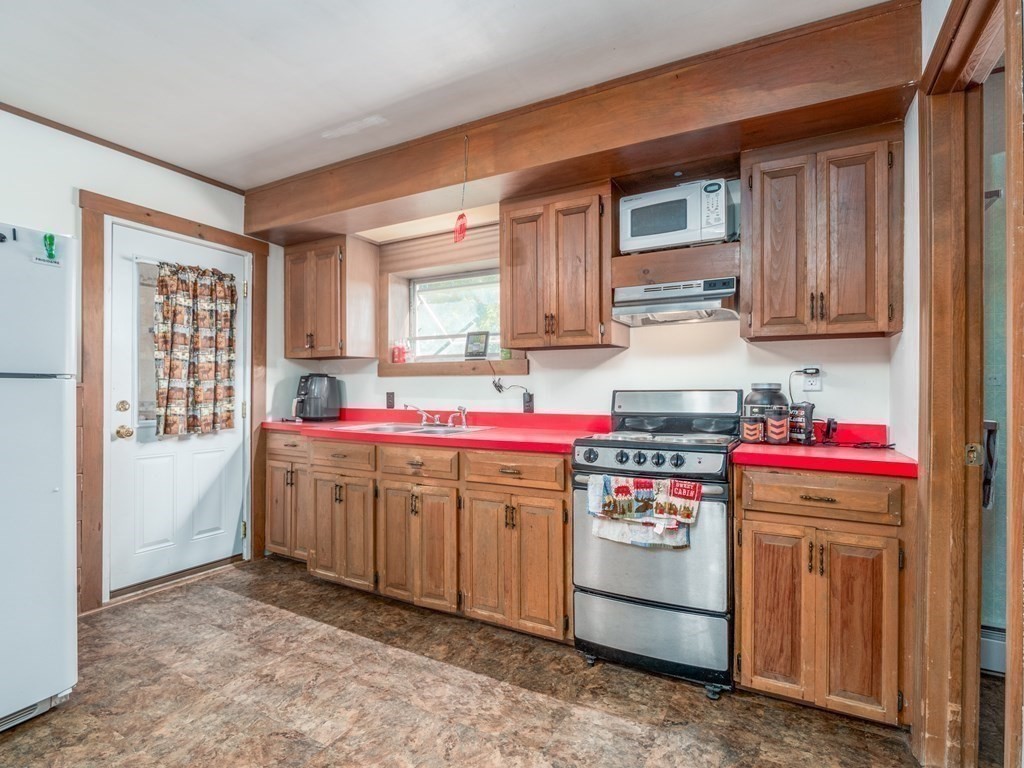 1090 Wauwinet Road Barre, MA 01005 - Photo 11 of 24