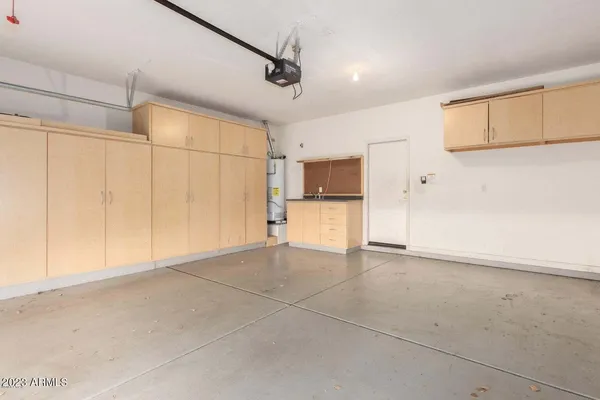 $2,695 | 7031 South 30th Street, Phoenix, AZ 85042