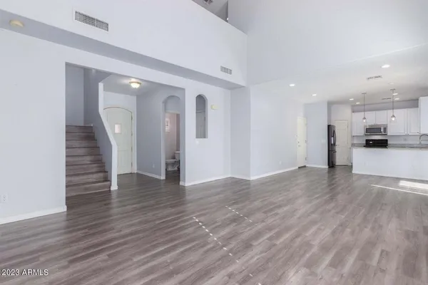 $2,695 | 7031 South 30th Street, Phoenix, AZ 85042