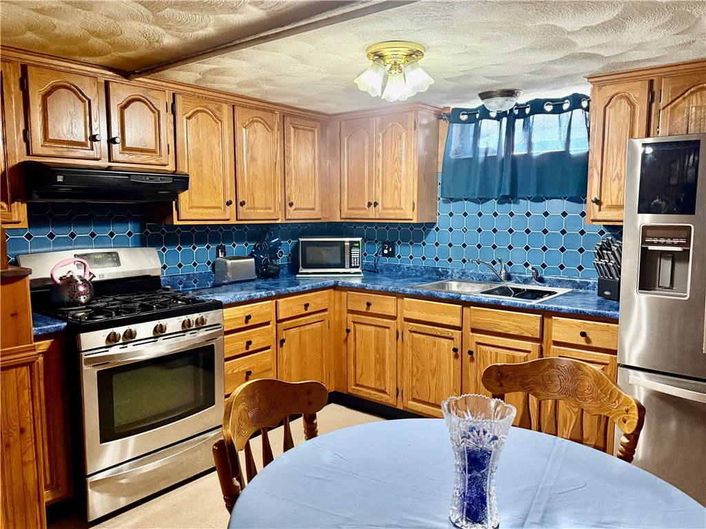 327 Rhode Island Avenue Pawtucket, RI 02860 - Photo 17 of 27