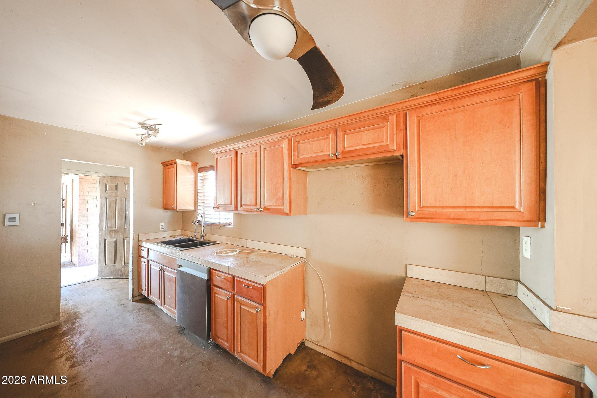 1238 East Almeria Road Phoenix, AZ 85006 - Photo 12 of 41 B (8)