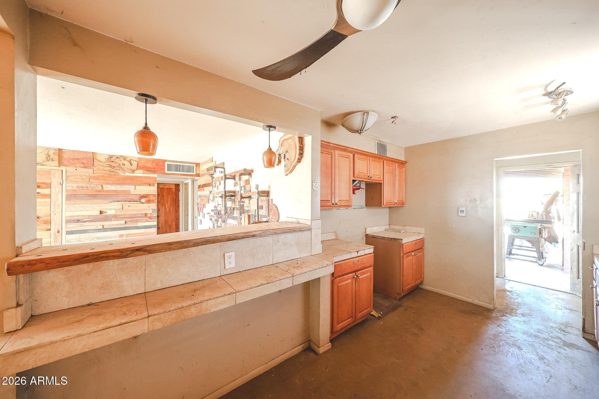 1238 East Almeria Road Phoenix, AZ 85006 - Photo 13 of 41 B (9)