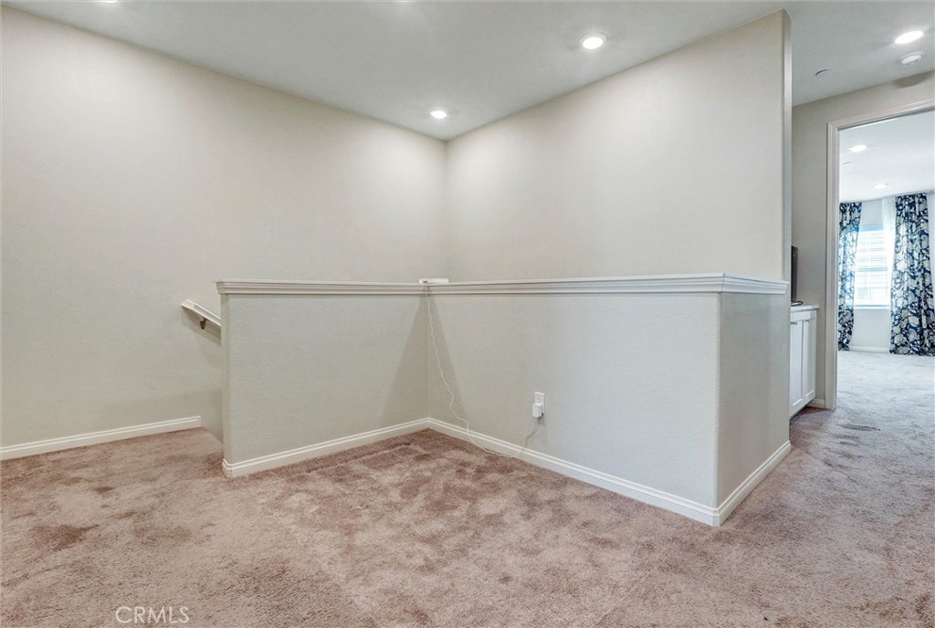 26417 Choral Saugus, CA 91350 - Photo 16 of 39