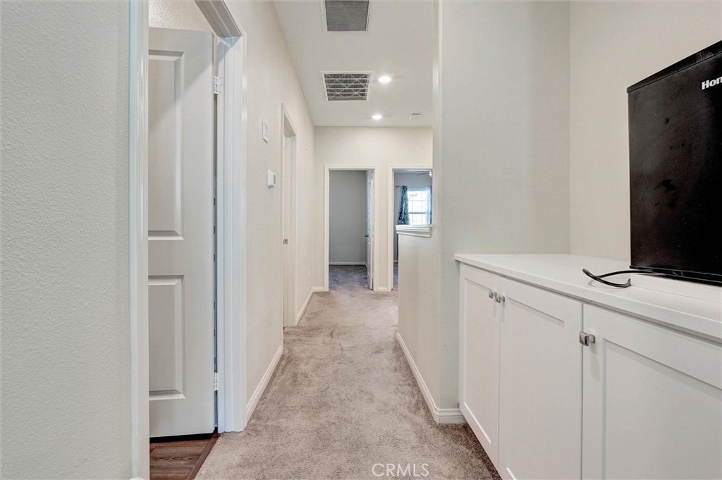 26417 Choral Saugus, CA 91350 - Photo 18 of 39