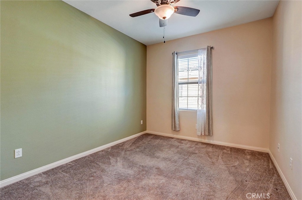 26417 Choral Saugus, CA 91350 - Photo 21 of 39